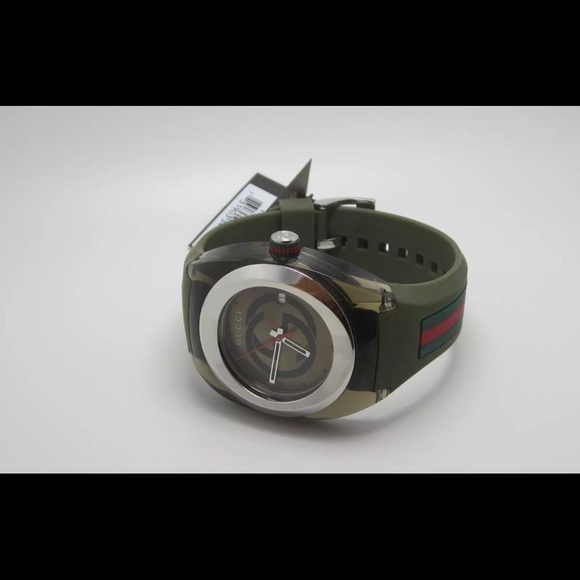 Men’s Gucci watch - Picture 3 of 3